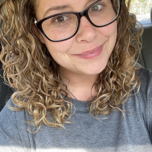 Meet your Posher, Marissa - Picture 3 of 5